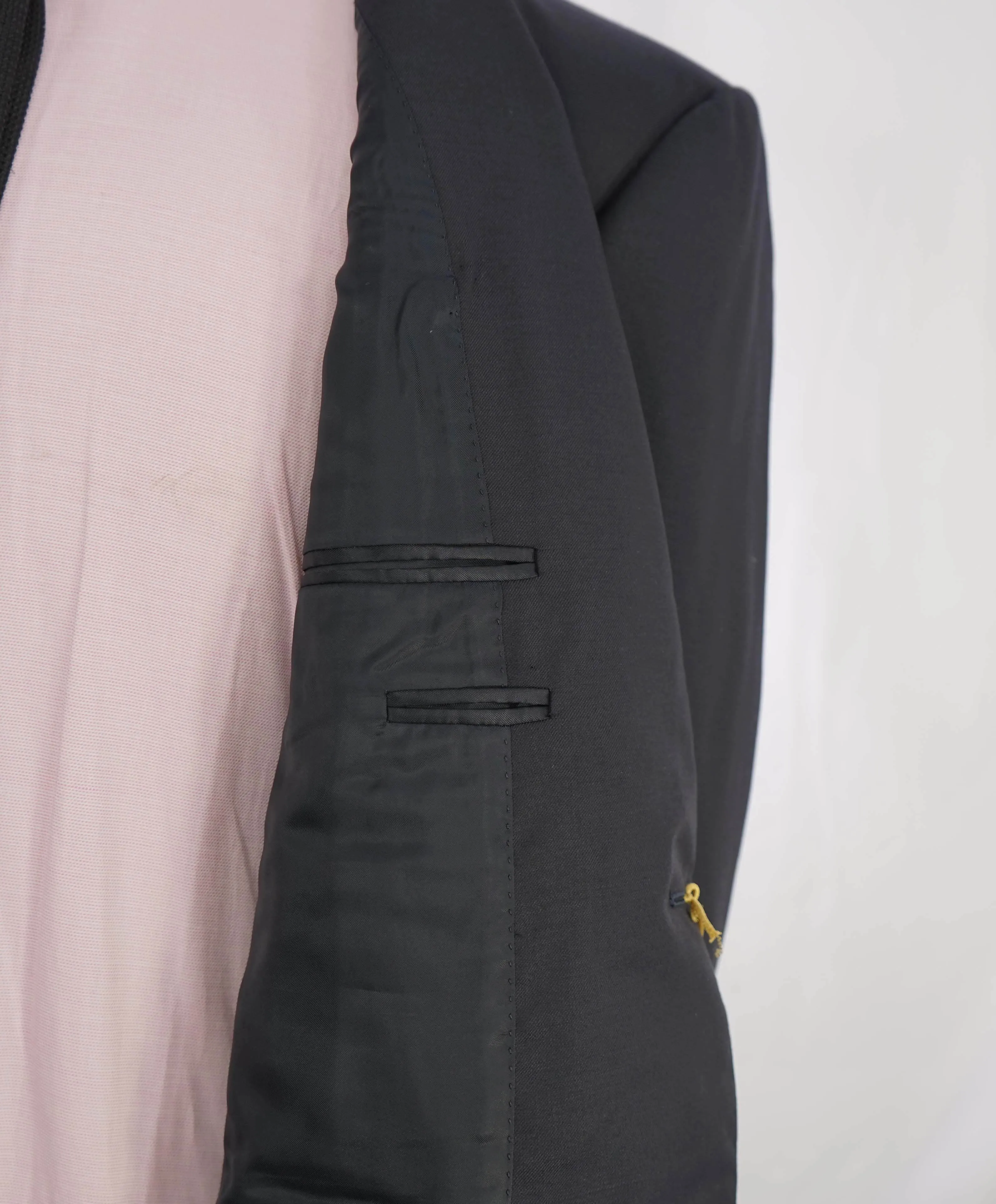 $1,795 CANALI - *CLOSET STAPLE*  Solid Navy Blue Notch Lapel Blazer - 42R US