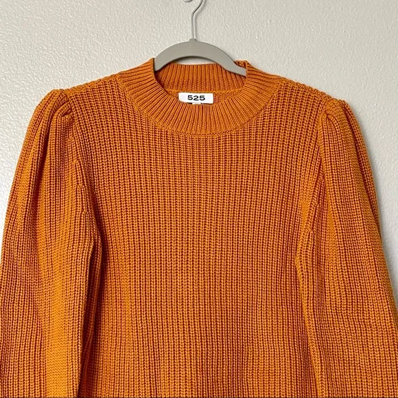 525 America Gold Pullover Crew Neck Sweater Gathered Shoulders Size Medium