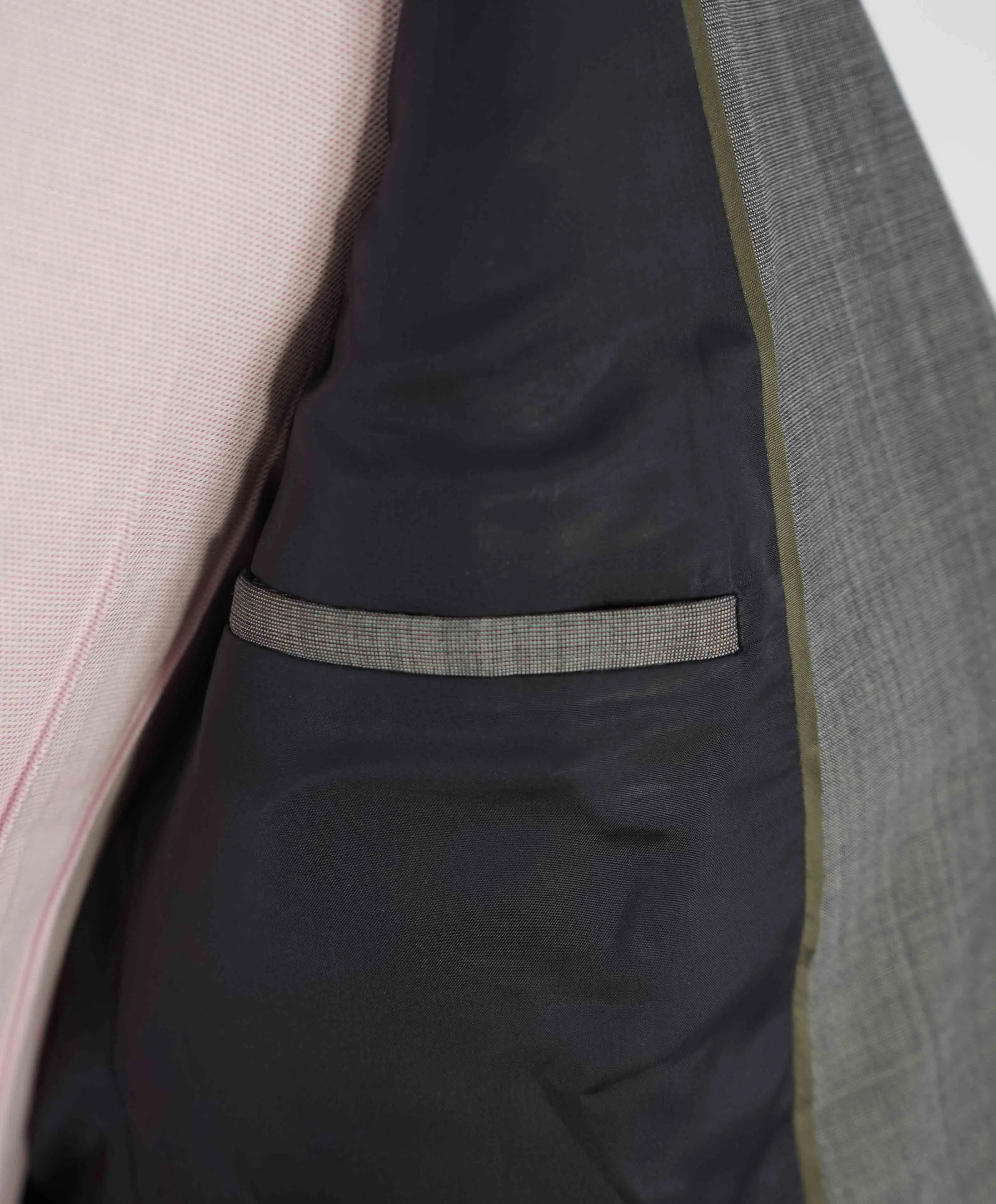 $995 Z ZEGNA - Gray Textured Birdseye Drop 8 PERFORMANCE Blazer - 40L