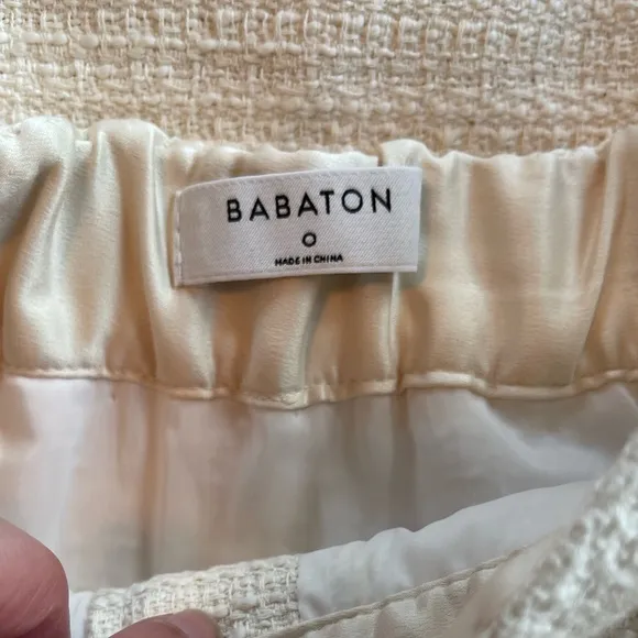 Babaton Ivory Tweed Pearl Button Pencil Skirt Size 0