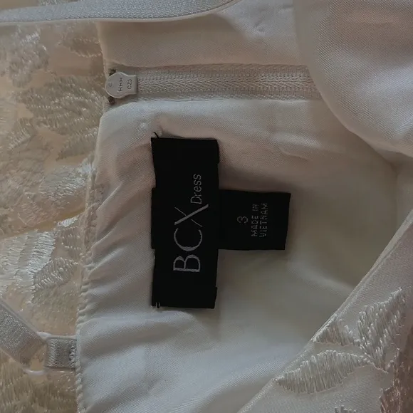 BCX  white floral lace dress size 3