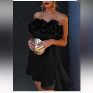 Commense Mesh Rosette Tube Pleated Dress. Size Medium . NWT. BLACK