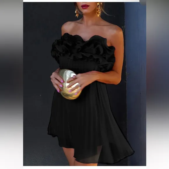 Commense Mesh Rosette Tube Pleated Dress. Size Medium . NWT. BLACK