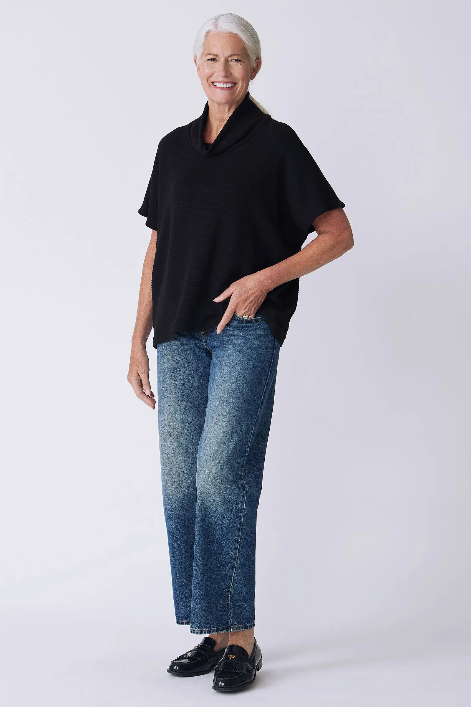 Dafne Cowl T-Neck - Black