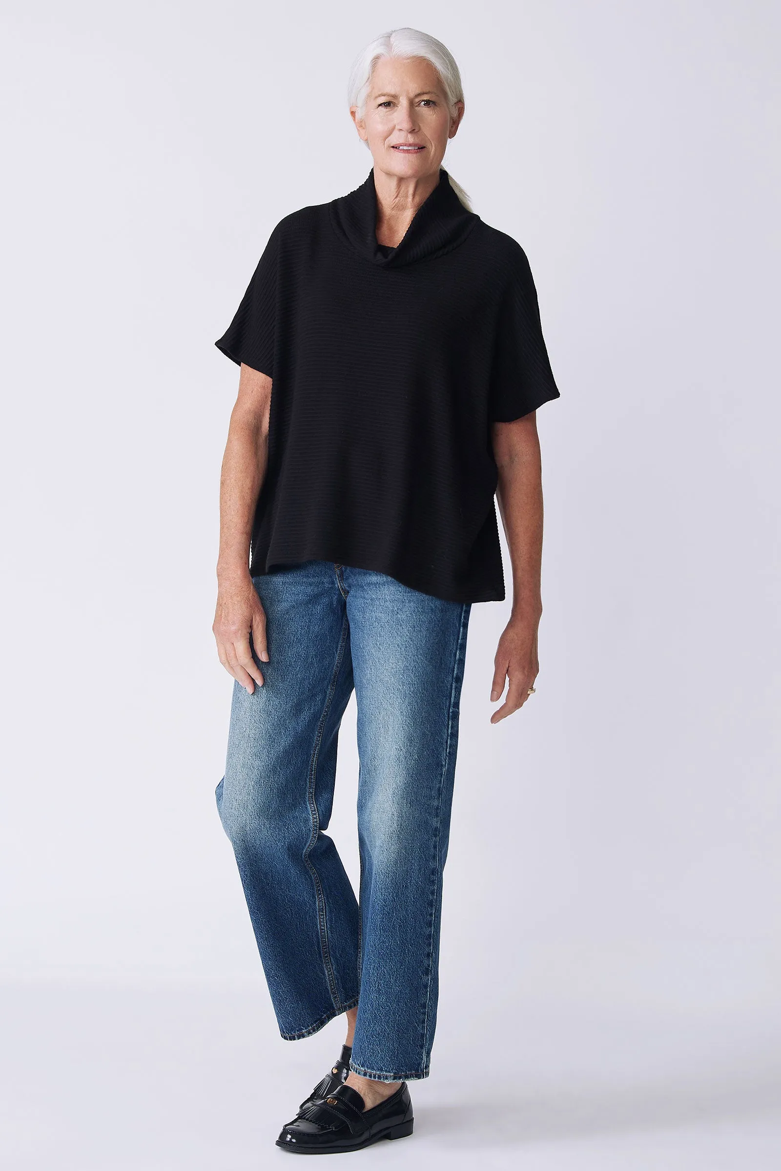 Dafne Cowl T-Neck - Black