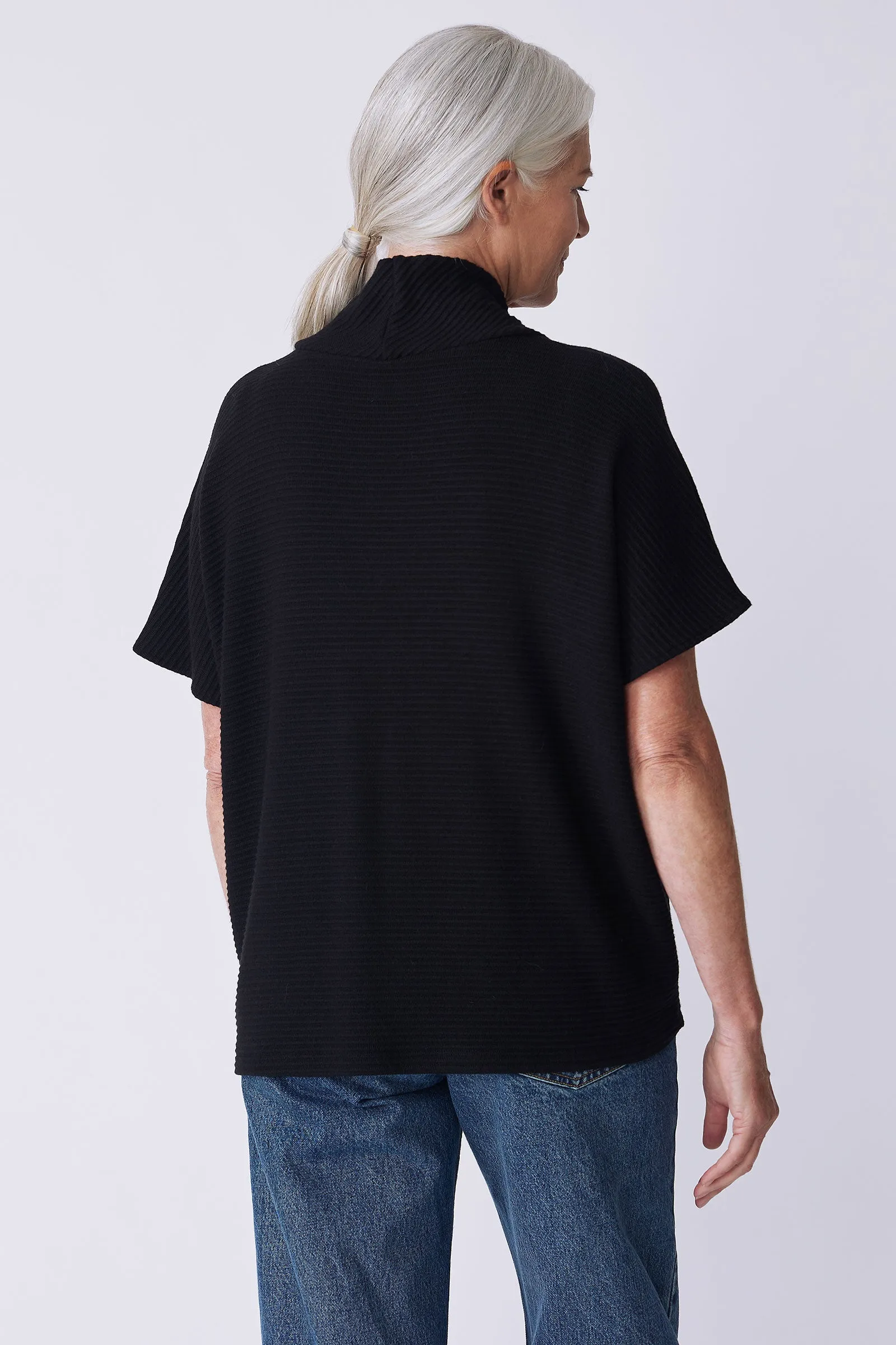 Dafne Cowl T-Neck - Black