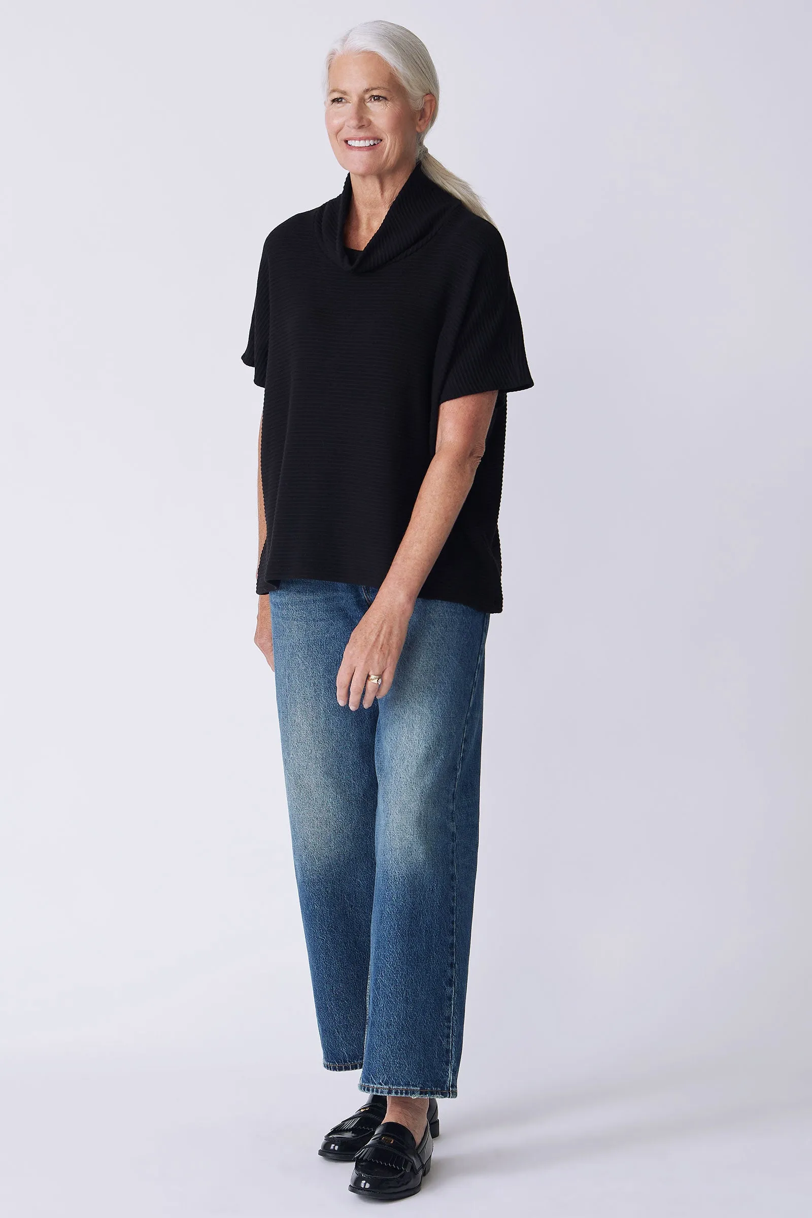 Dafne Cowl T-Neck - Black
