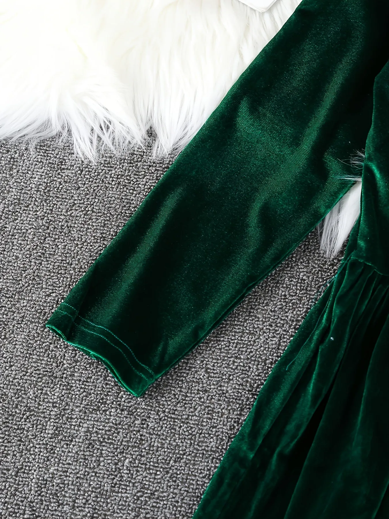 Dark Green Elegant Pleated Long-Sleeved Velvet Princess Dress