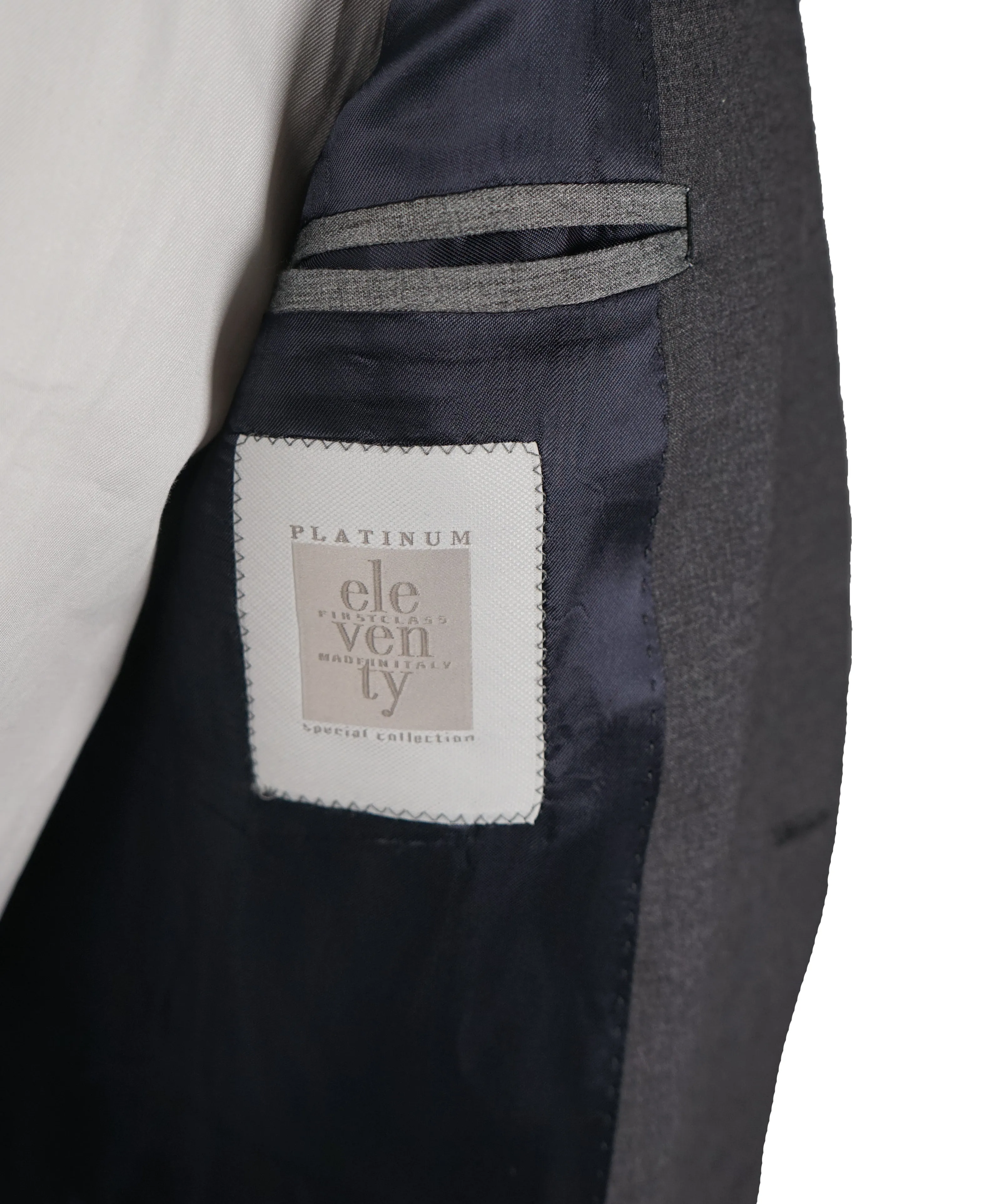 ELEVENTY - Peak Lapel Gray LORO PIANA Fabric Wool & Silk Suit - 40R