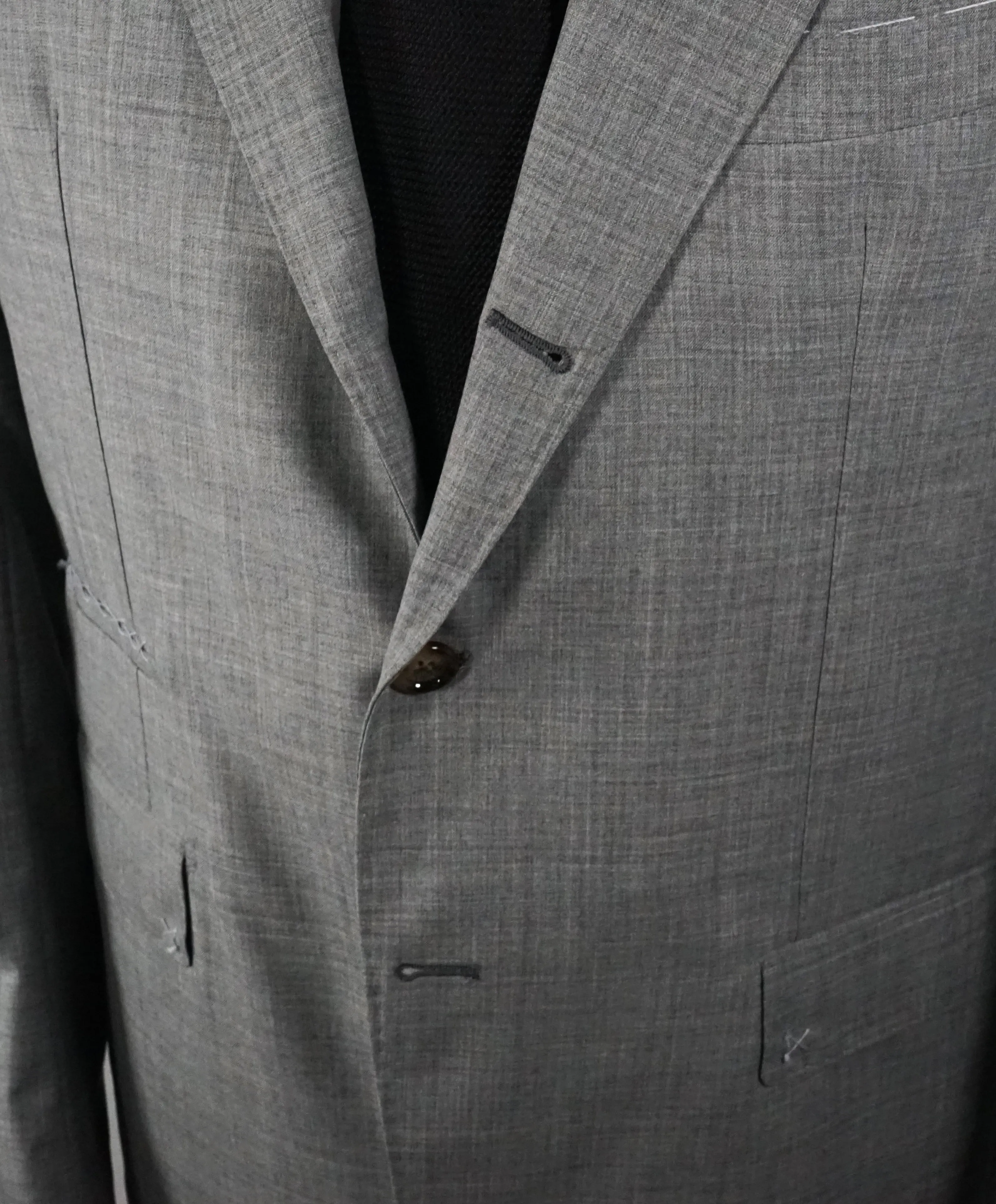 ELEVENTY - Semi-Lined Gray 2-3 Button Roll Lapel Suit - 40R