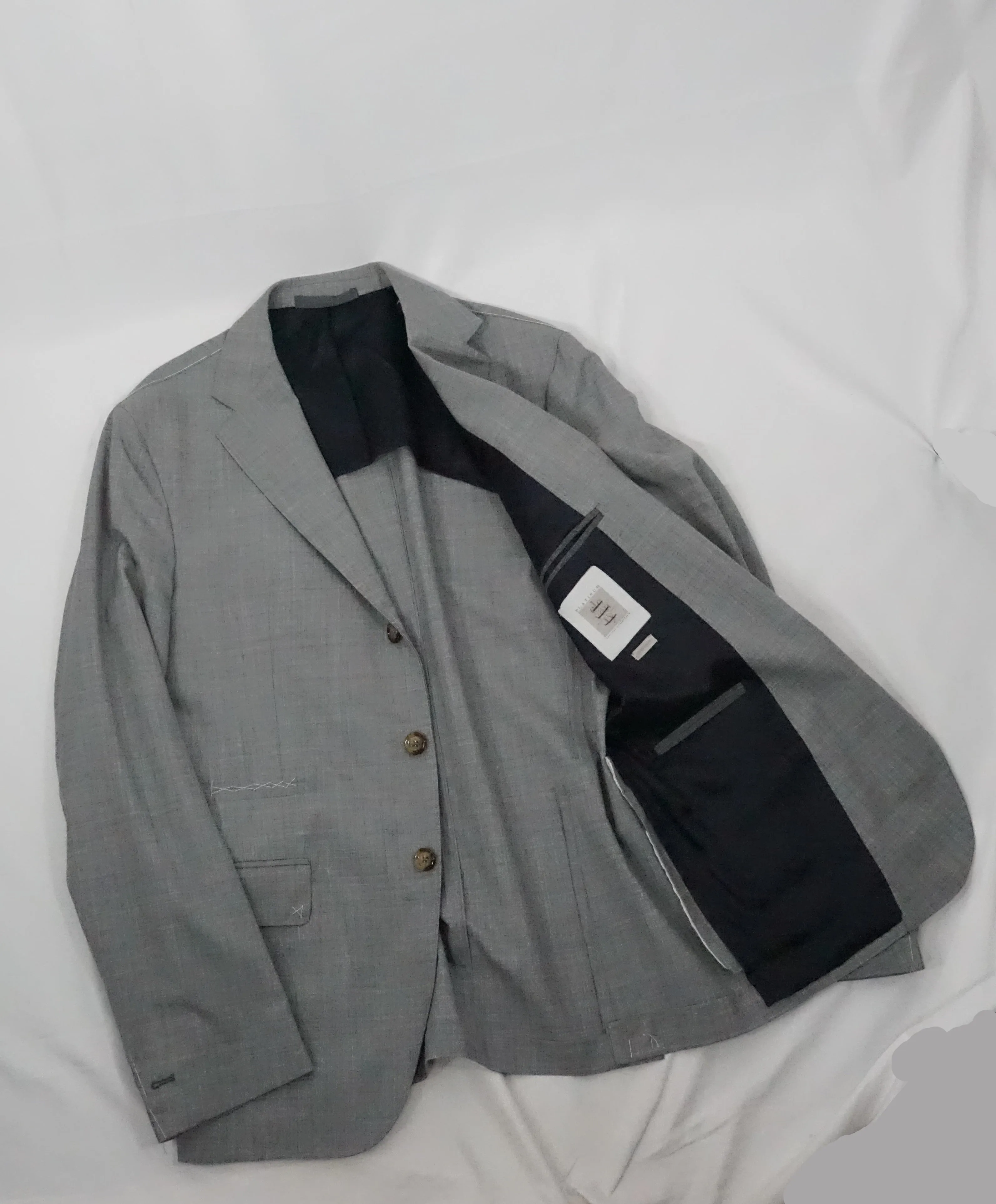 ELEVENTY - Semi-Lined Gray 2-3 Button Roll Lapel Suit - 40R