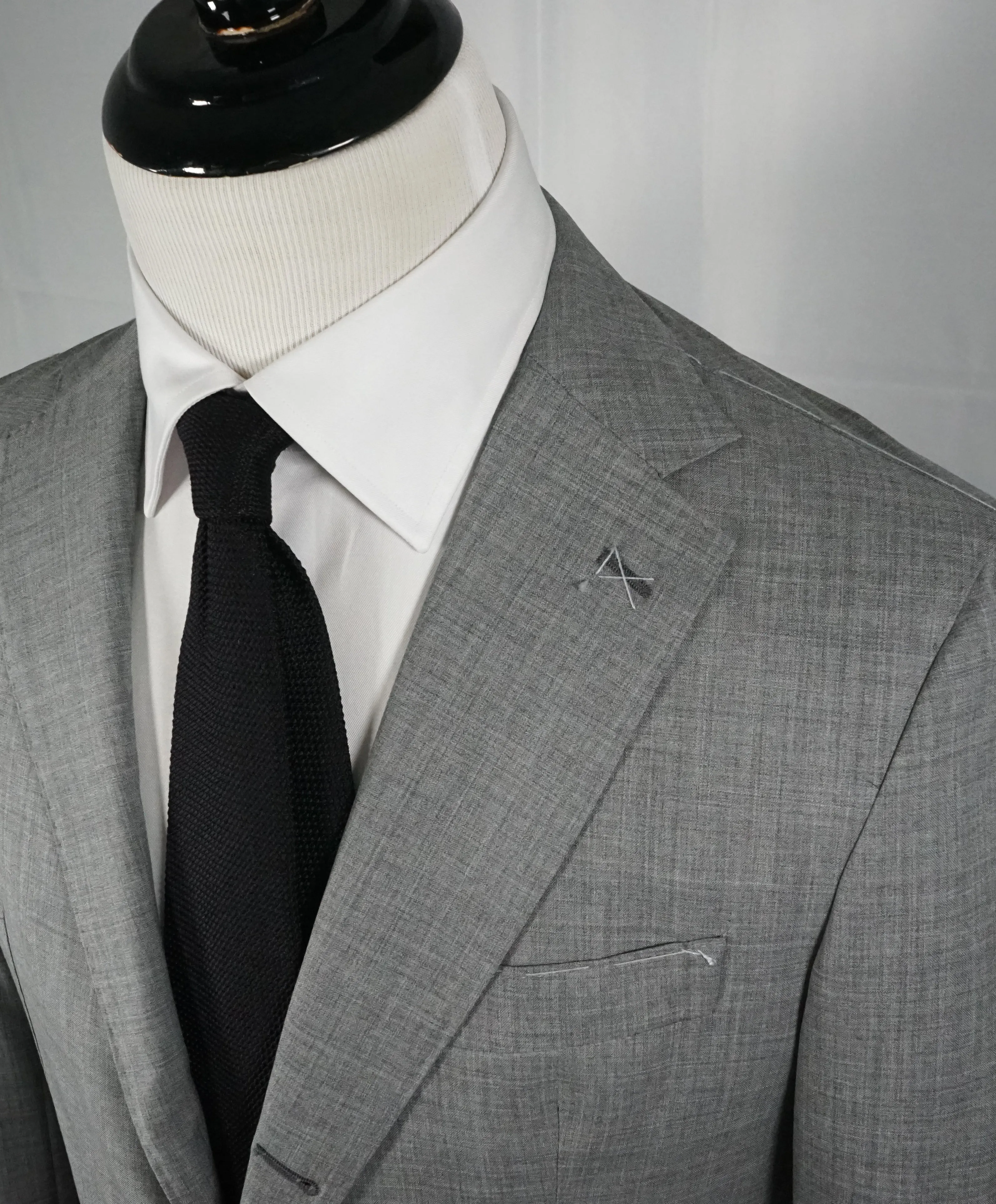 ELEVENTY - Semi-Lined Gray 2-3 Button Roll Lapel Suit - 40R