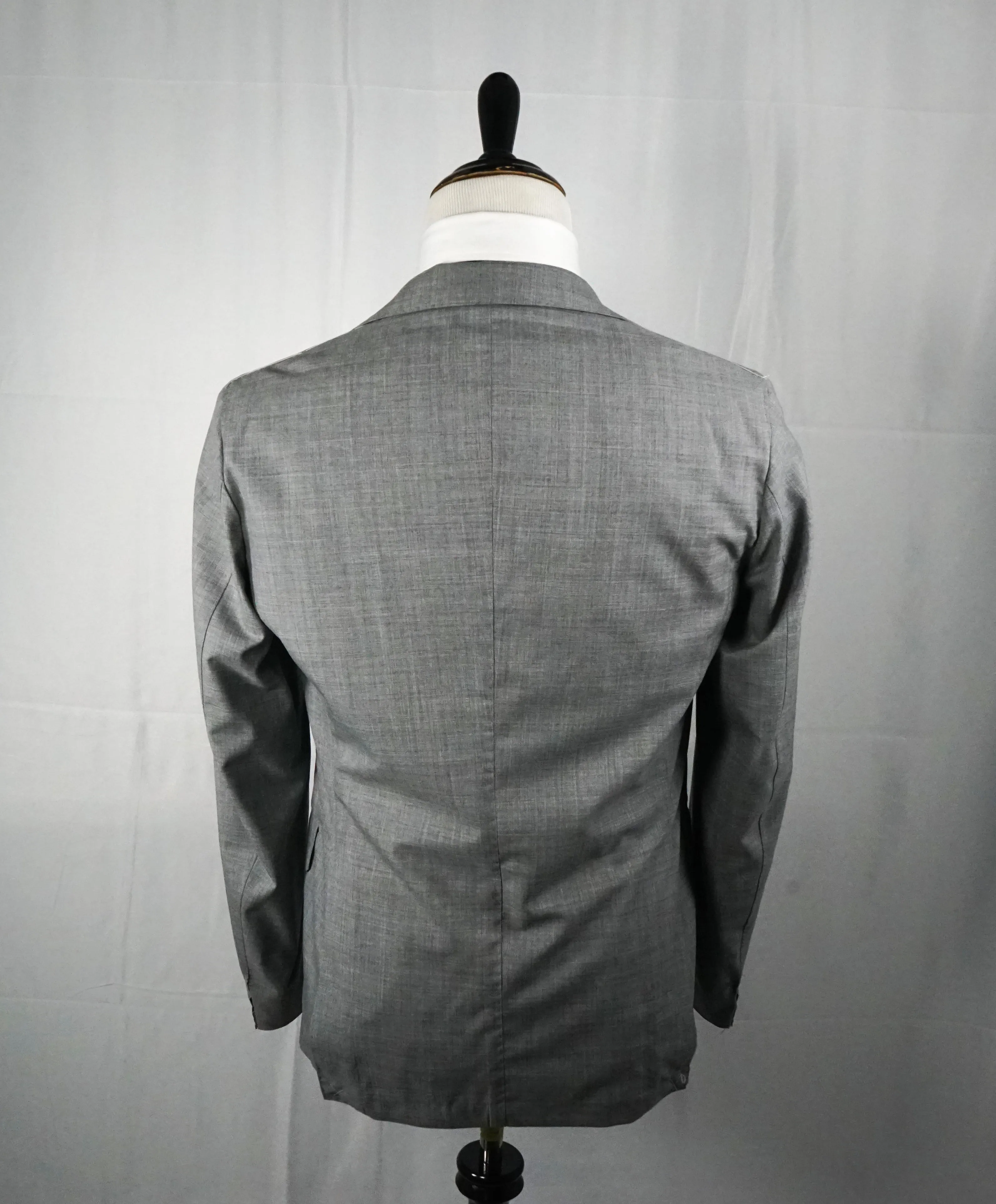 ELEVENTY - Semi-Lined Gray 2-3 Button Roll Lapel Suit - 40R