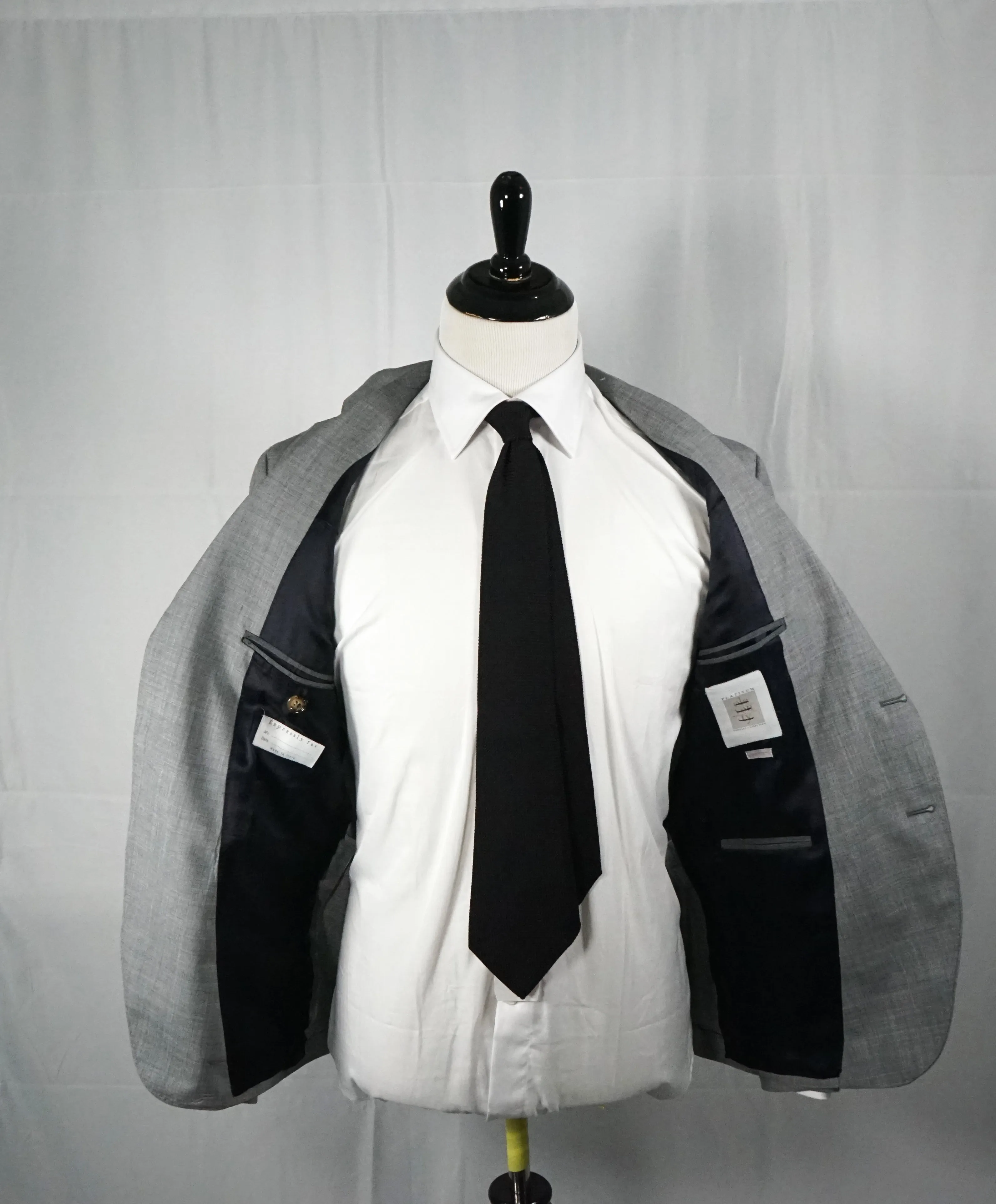 ELEVENTY - Semi-Lined Gray 2-3 Button Roll Lapel Suit - 40R
