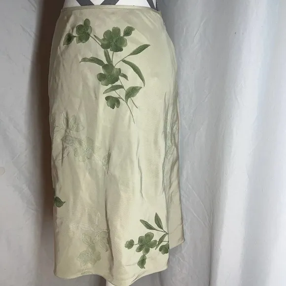 Floral skirt‎