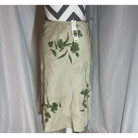 Floral skirt‎