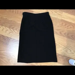 Giorgio Armani Le Collezioni blk wool skirt Sz 8