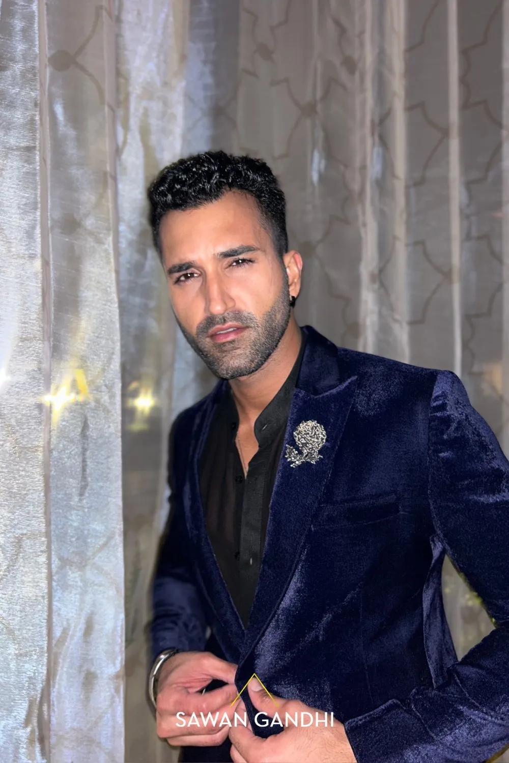 Gurfateh Pirzadaa in Navy blue velvet jacket