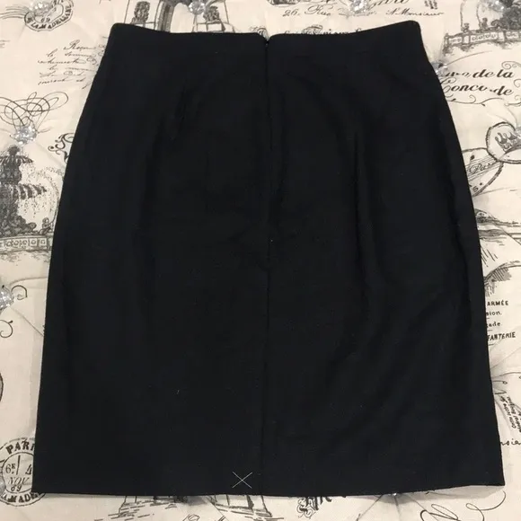🎁J. Crew Solid Pencil Skirt