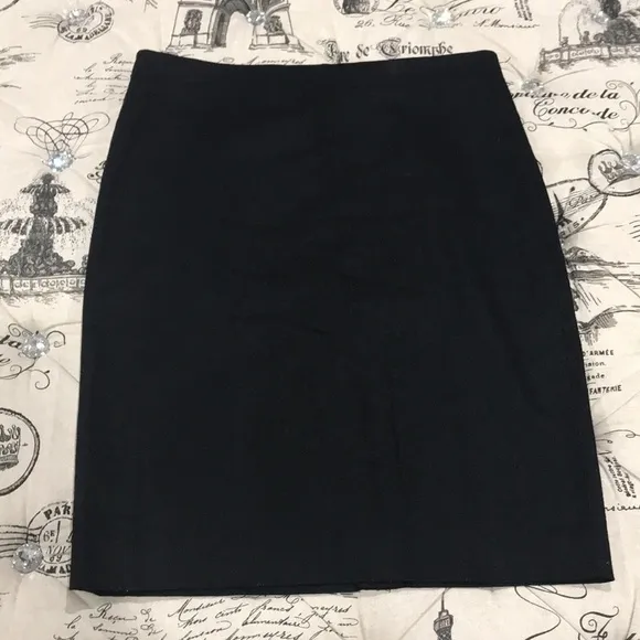 🎁J. Crew Solid Pencil Skirt