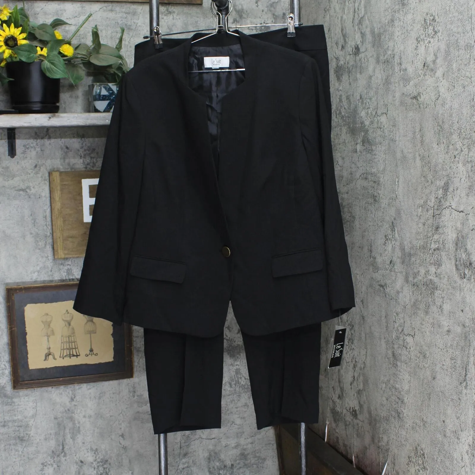 Le Suit Womens Plus Size Single-Button Blazer Slim-Fit Suit Pantsuit Black` 20W