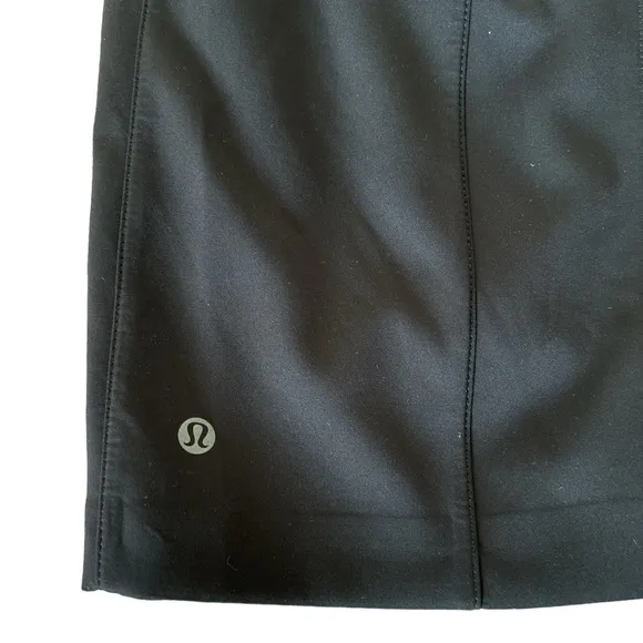 Lululemon Mini Skirt in Back with back Zip Pocket size 2