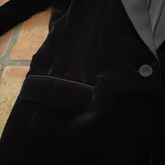 MANGO Size US X-Small Black Velour Velvet Suit Jacket