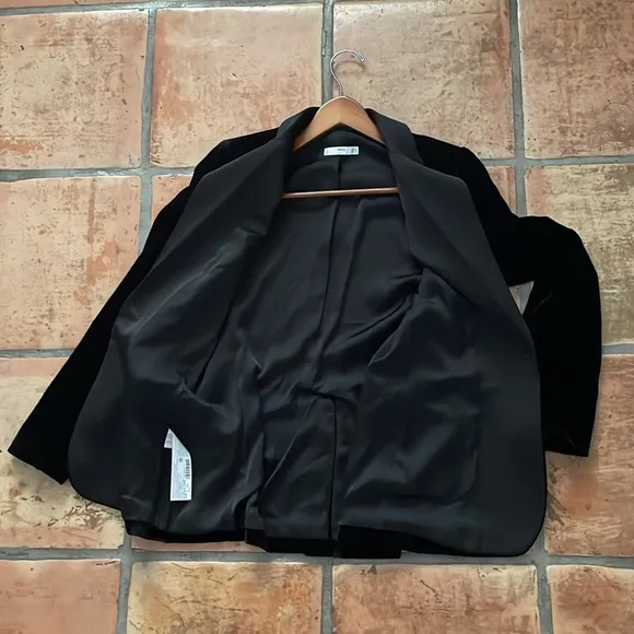 MANGO Size US X-Small Black Velour Velvet Suit Jacket