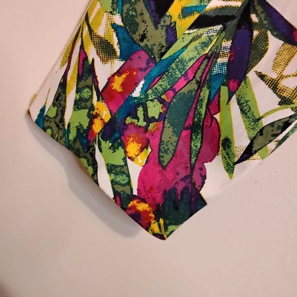 Monroe &amp; Main Vibrant Floral on White 2 Piece Skirt Suit Sz 16W