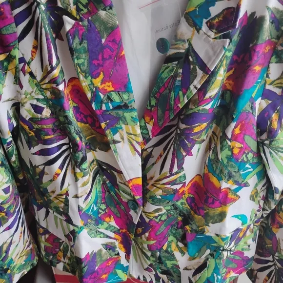 Monroe &amp; Main Vibrant Floral on White 2 Piece Skirt Suit Sz 16W