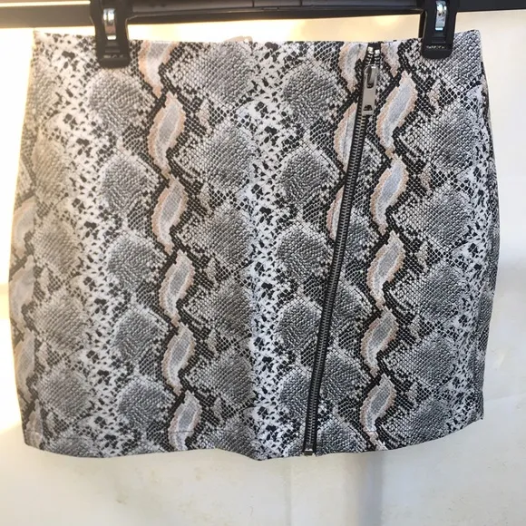 New Endless Rose Asymmetric Zip Front Snake Skin Print Mini Skirt