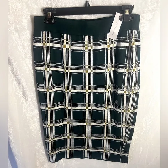 NEW YORK &amp; COMPANY Velvet Green Sweater Skirt Set