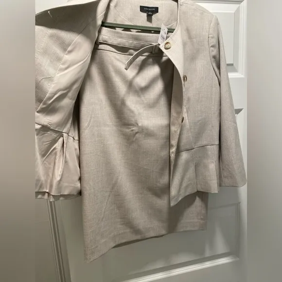 NWT Ann Taylor Belted Pencil Skirt (I have matching blazer) size 10