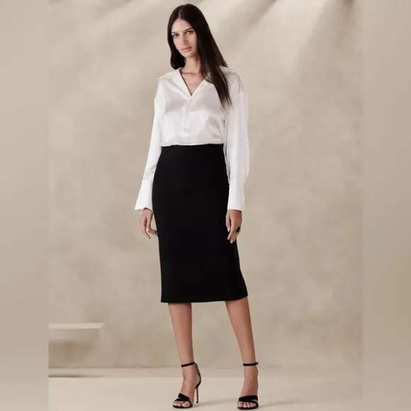 NWT Banana Republic Adonia Crepe Black Pencil Skirt Size 12. #755268