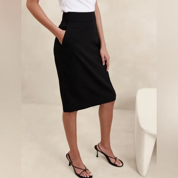 NWT Banana Republic Siena Wool Navy Pencil Skirt Size 4P
