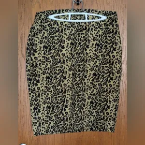 NWT J.CREW Classic No. 2 Lined Pencil Skirt in Reimagined Leopard Print Size 10