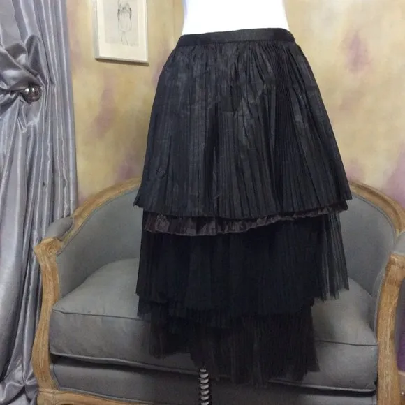 NWT tiered concertina skirt, size 6