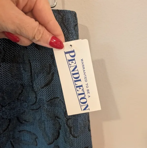 Pendleton 100% virgin wool pencil skirt sz. 12 NWT