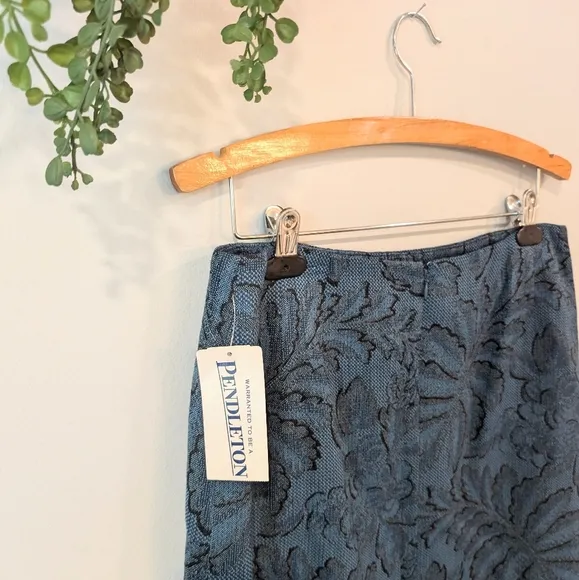 Pendleton 100% virgin wool pencil skirt sz. 12 NWT