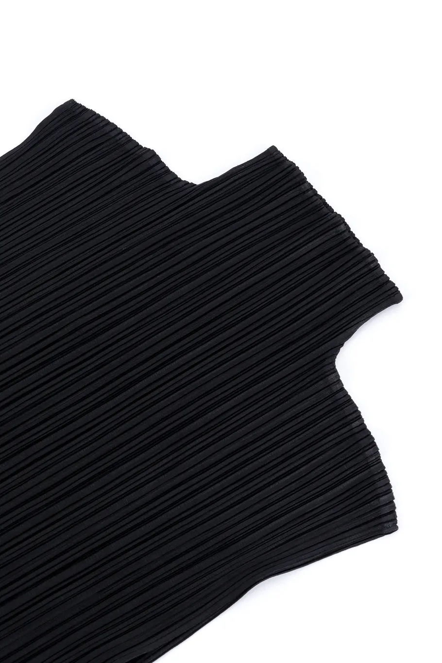 Plissé Sleeveless Turtleneck Top