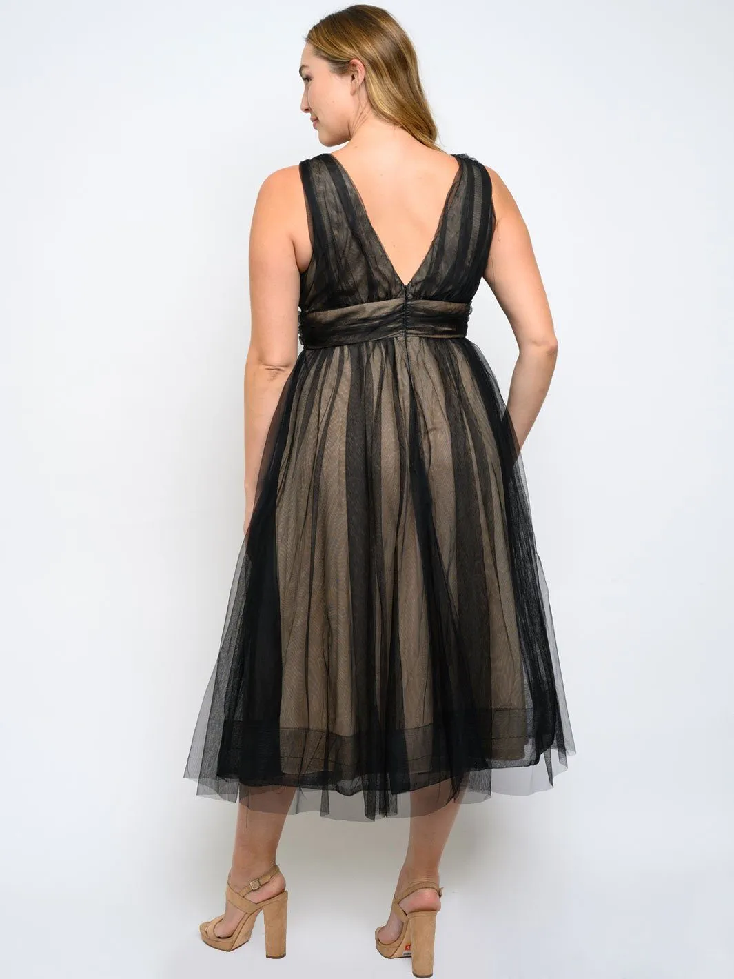 PLUS SIZE MESH PLEATED MIDI DRESS