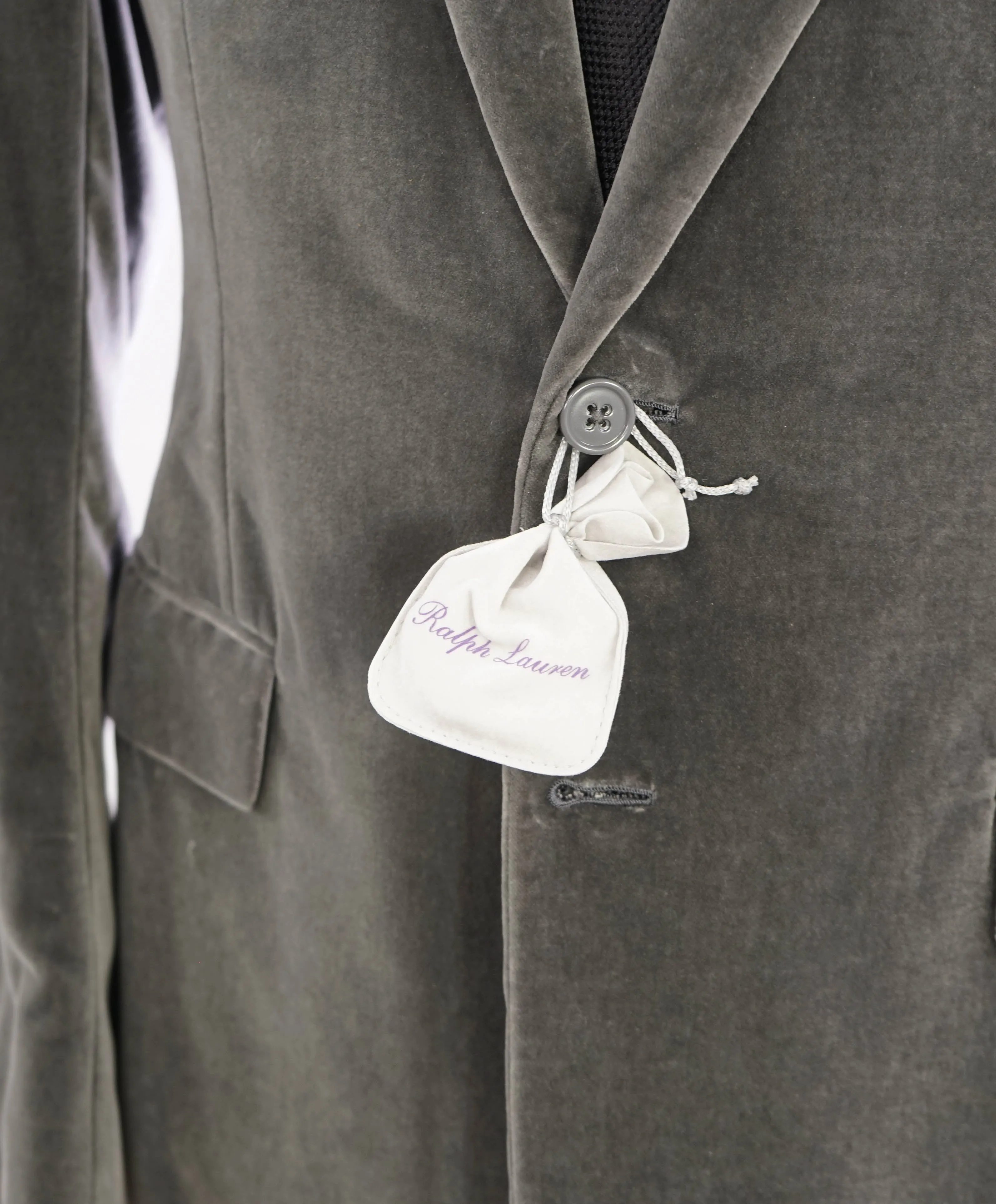 RALPH LAUREN PURPLE LABEL - *VELVET* Gray Solid Notch Lapel Blazer - 36S