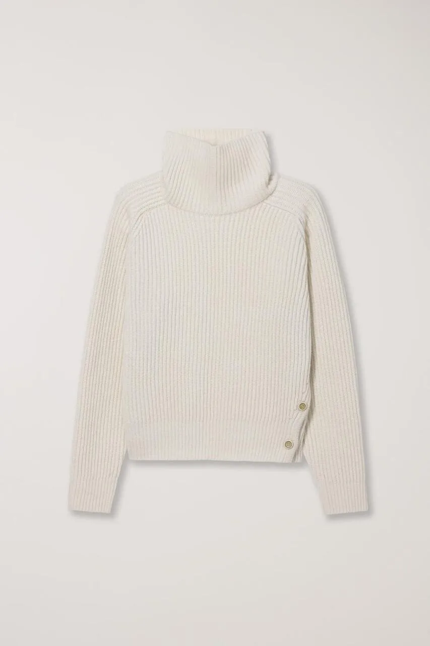 RIBBED TURTLENECK SWEATER