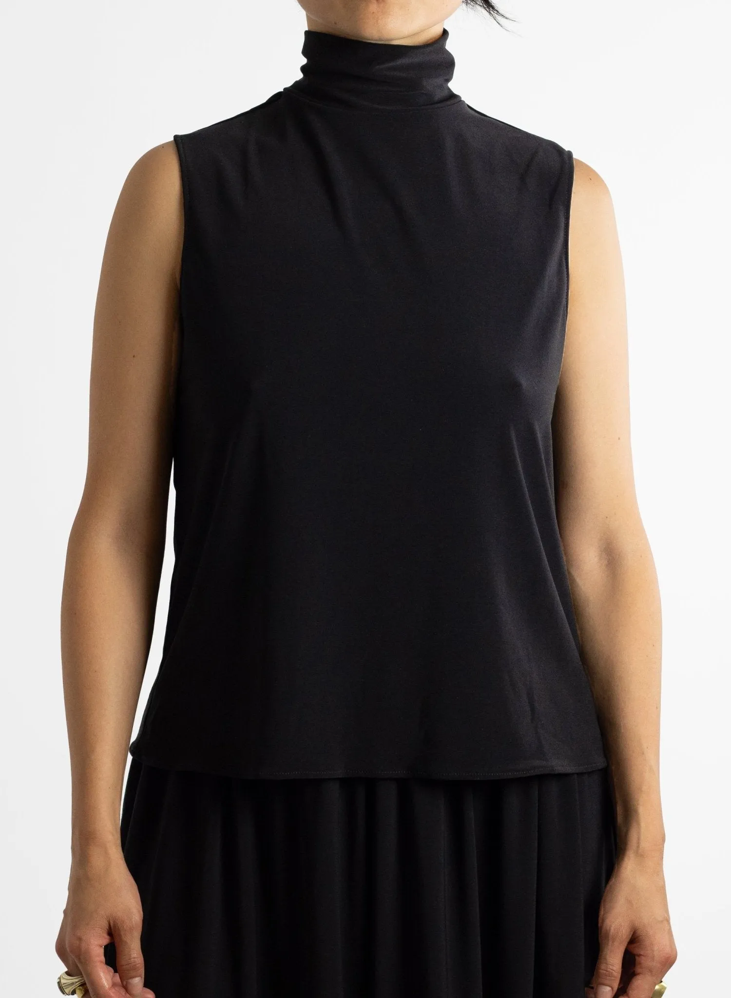 Sleeveless Turtleneck Top - Black