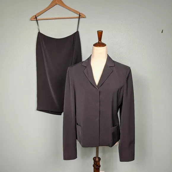 Tahari 2-pc grey herringbone career skirt suit 6