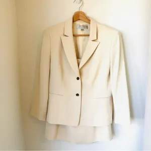 Tahari Arthur S Levine Petite Women’s 12P Cream Skirt Suit, Classic Professional
