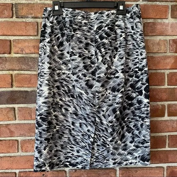 Talbots Black, Gray, White Print Pencil Skirt with Zipper Size 10