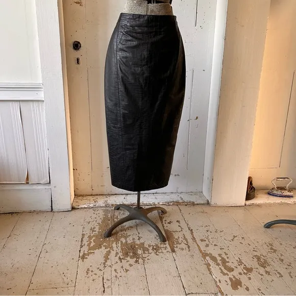 'toffs Black Leather Crocodile Imprint Midi Pencil Skirt