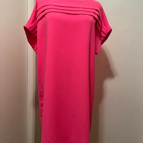 Trina Turk Adita Barbie Hot Pink Pleated Ruffle Crew Neck Shift Dress Size 10