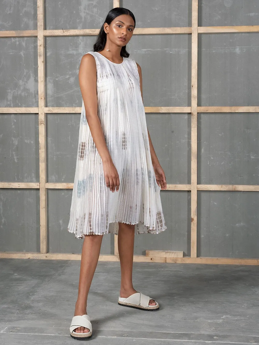 Urvashi Kaur   I   Echo Dress